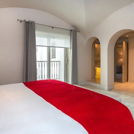 Dar El Jeld Hotel And Spa Tunisi Esterno foto A bedroom at the hotel