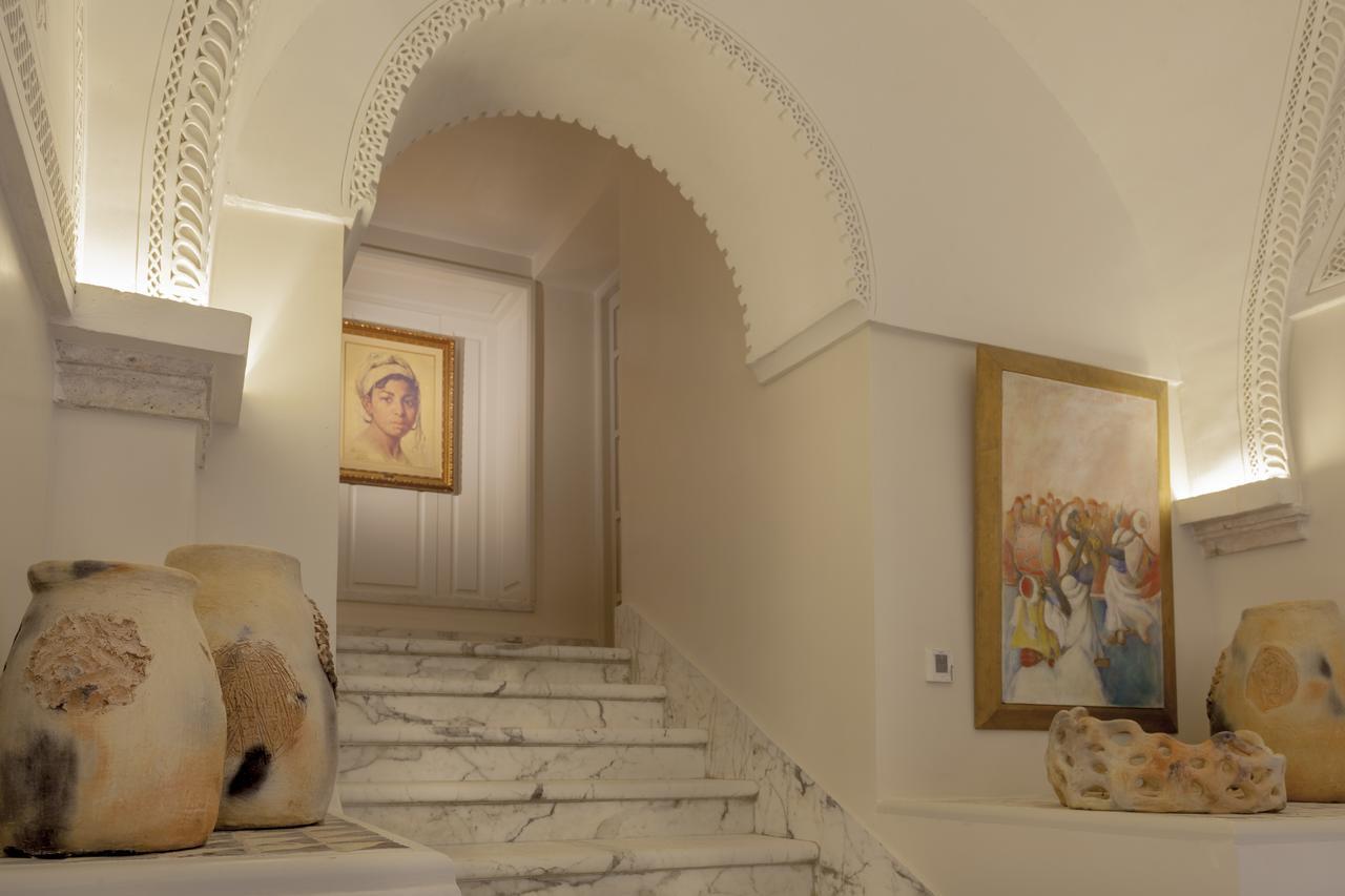 Dar El Jeld Hotel And Spa Tunisi Esterno foto Staircase